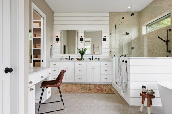 Farmhouse bathroom